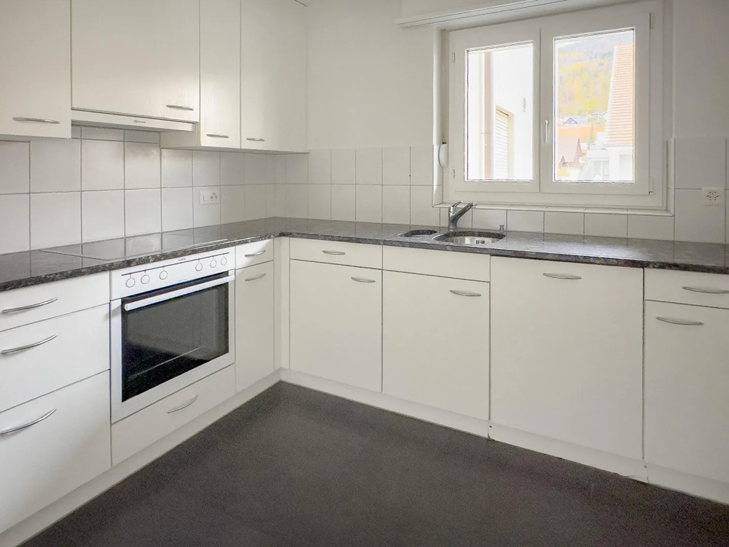 Modern 4.5-room apartment - Photo 2 of 13