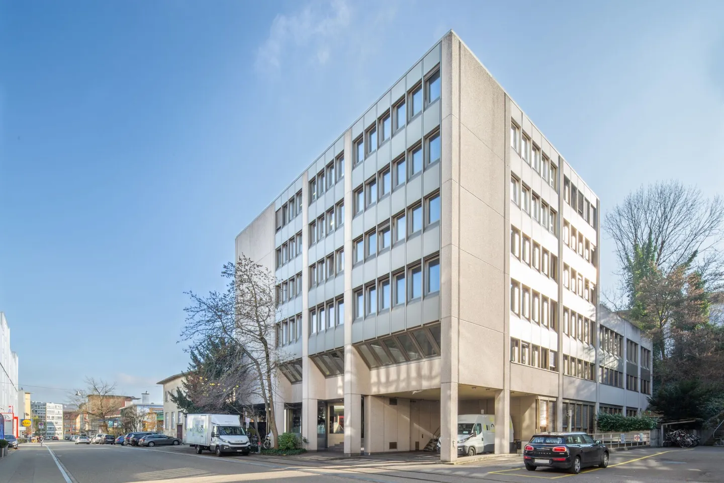 Ampio spazio ufficio in affitto nel vivace quartiere di Binz - Foto 1 di 14