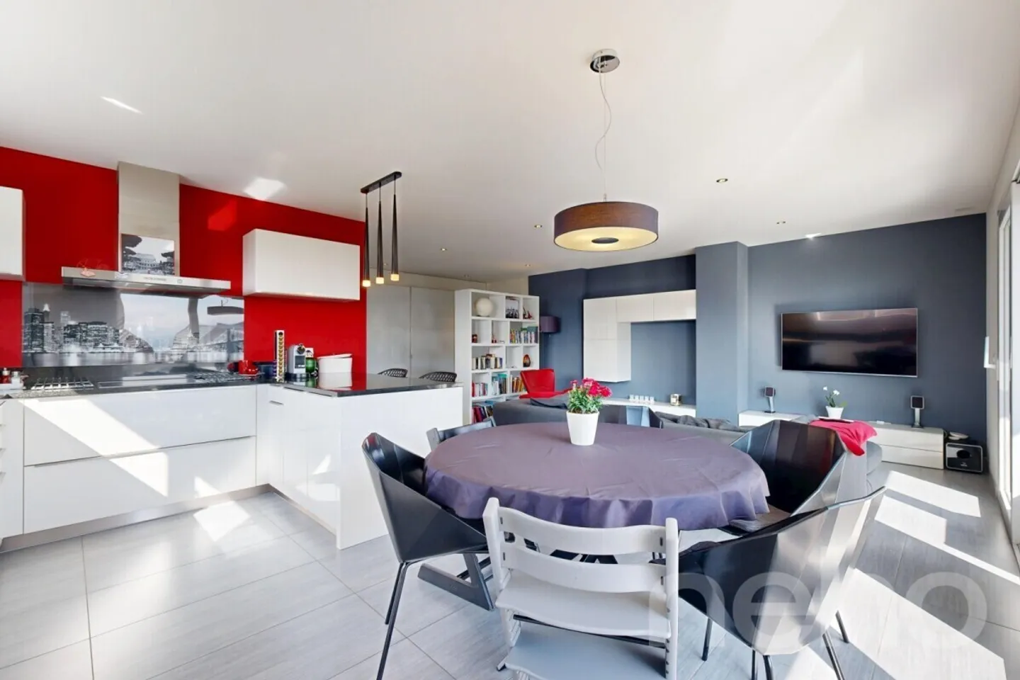 Superb 3.5-room apartment very bright with 2 balconies - Photo 4 of 13