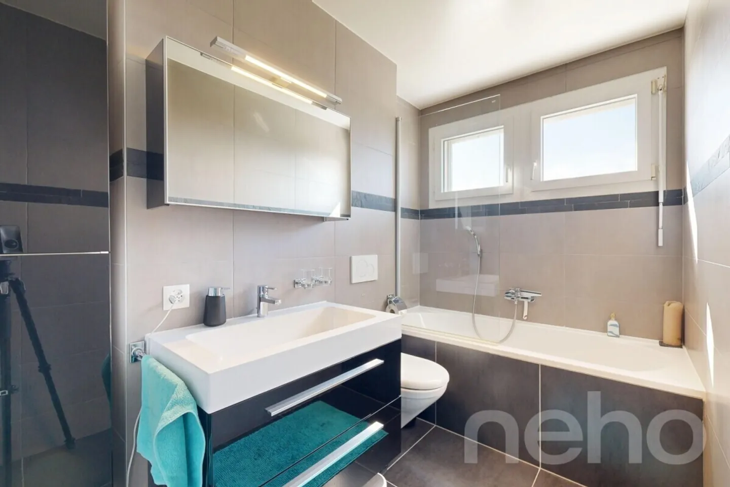 Superb 3.5-room apartment very bright with 2 balconies - Photo 11 of 13
