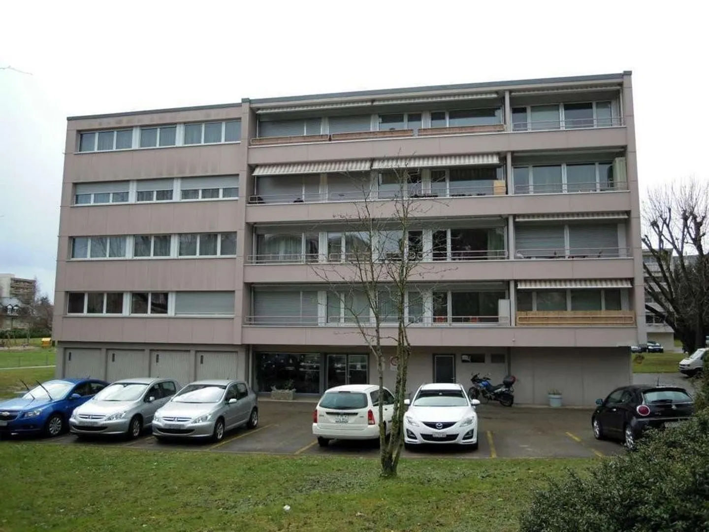 Bright apartment in a serene setting - Photo 1 of 3