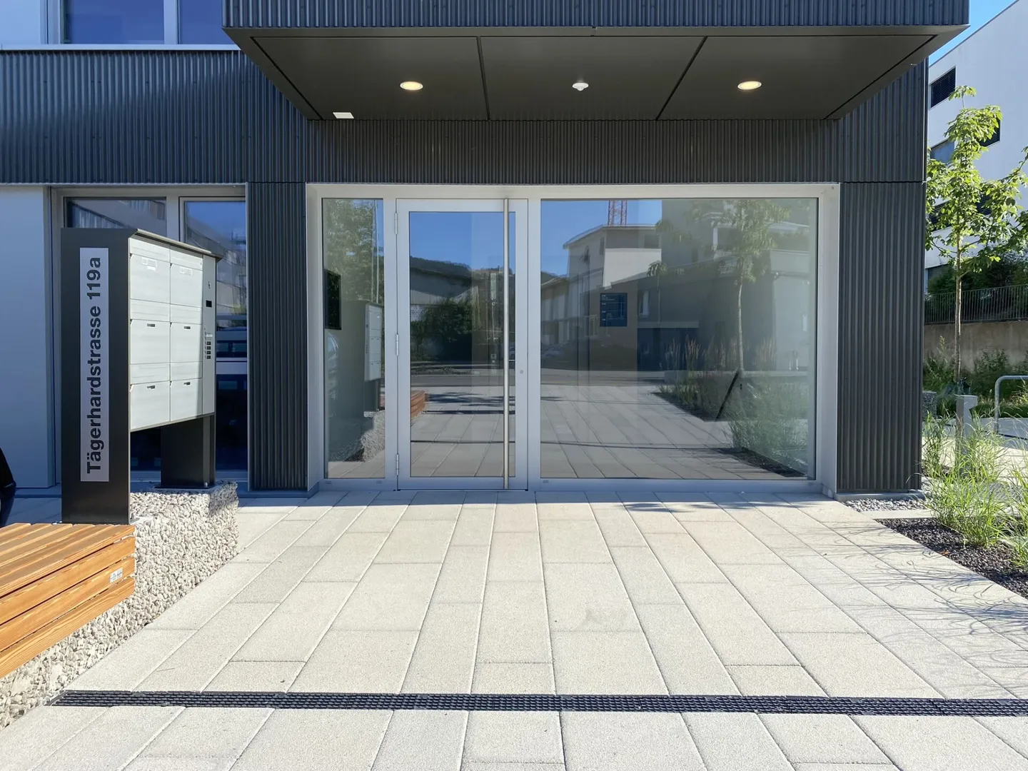 Espace commercial nouvellement construit d'environ 280 m2 (aménagement personnalisé possible, par exemple bureau, cabinet, exposition, etc.) - Photo 4 sur 7