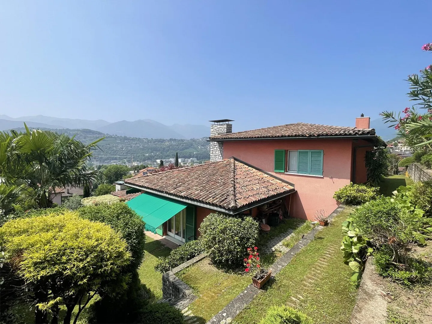 MAISON SPACIEUSE 5.5 DANS UN ENDROIT CACHÉ À PREGASSONA ALTA - Photo 2 sur 13