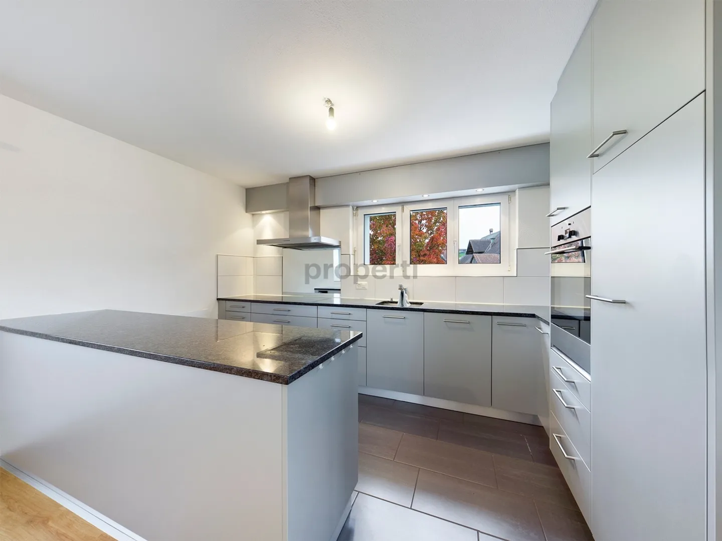 Modern with good transport connections - Photo 4 of 13