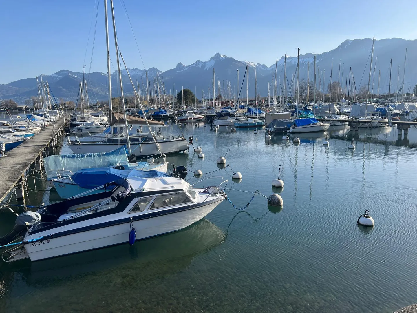 Appartamento spazioso con vista lago - Foto 1 di 3