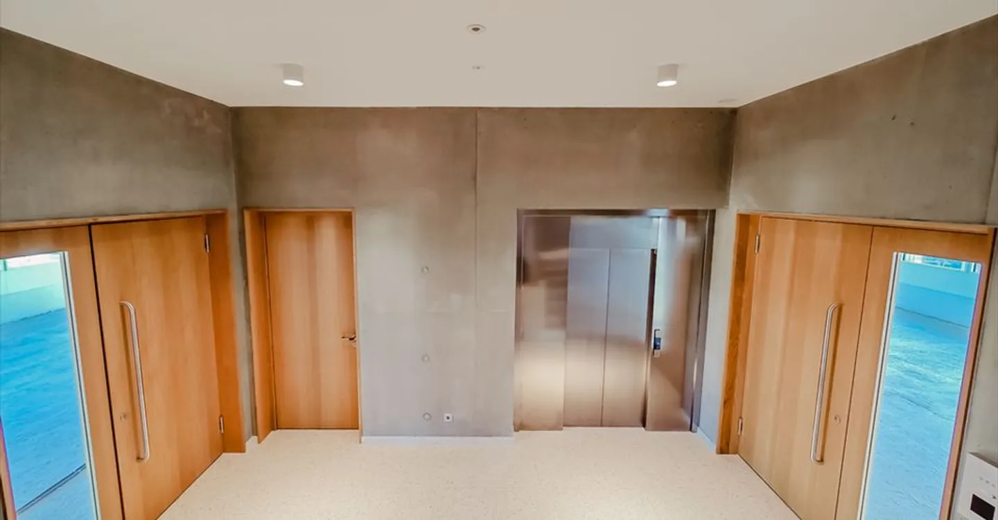 Immeuble mixte à louer - Photo 2 sur 13