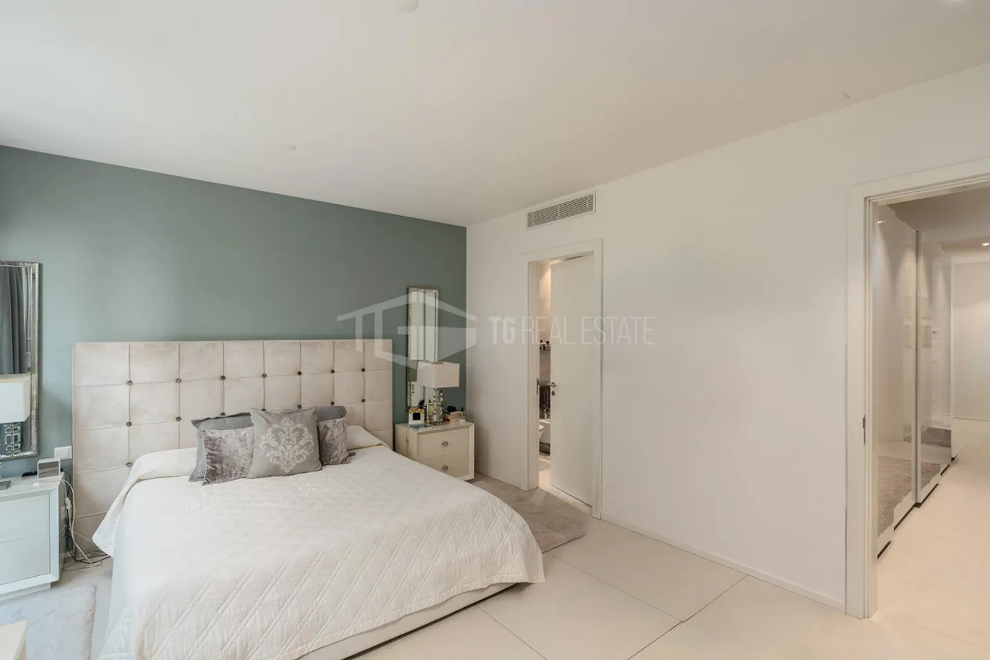 Elegantes Triplex mit privatem Aufzug - Foto 4 von 13