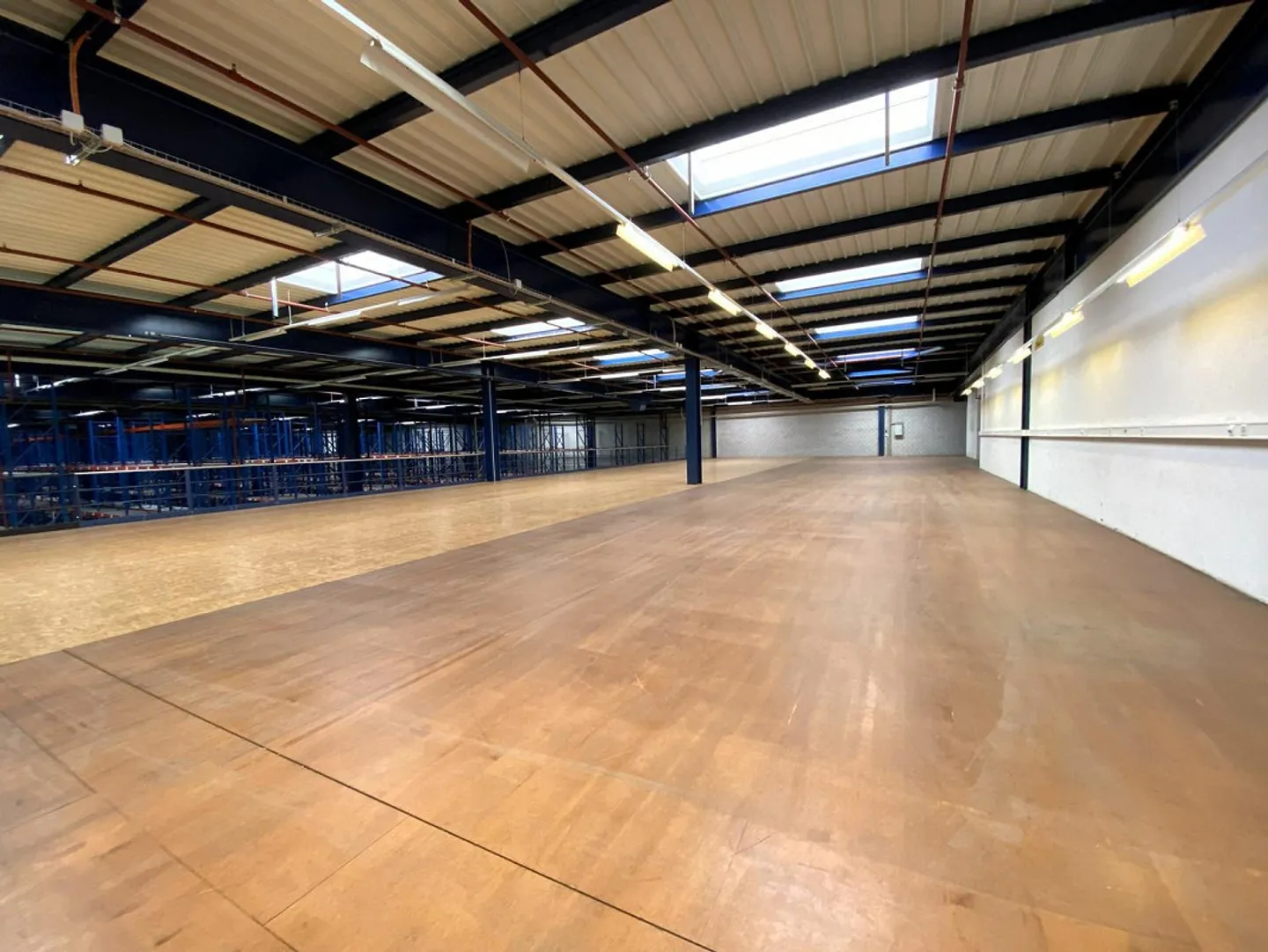 Your new logistics location in a prime location - Photo 11 of 13