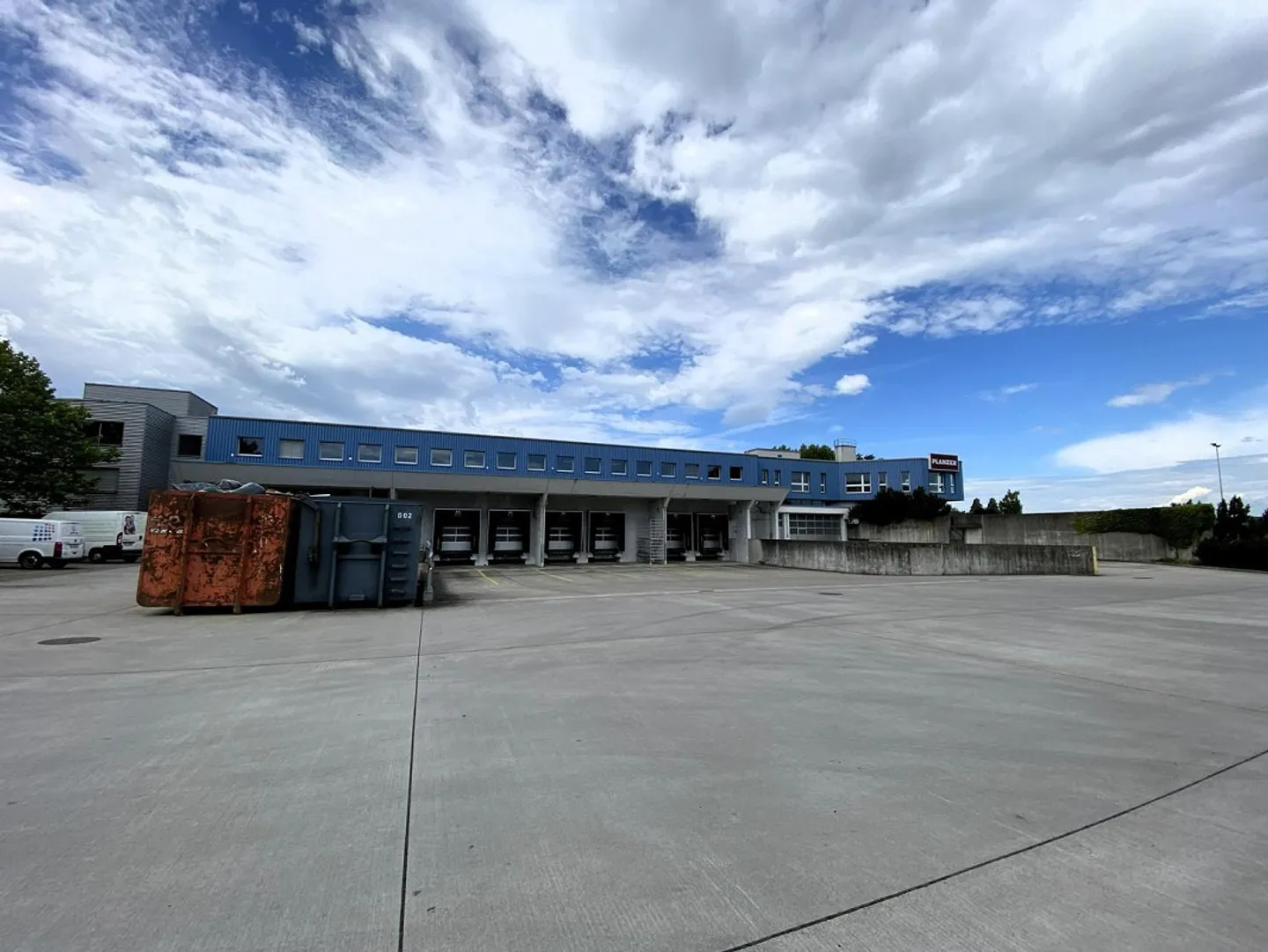 Your new logistics location in a prime location - Photo 1 of 13