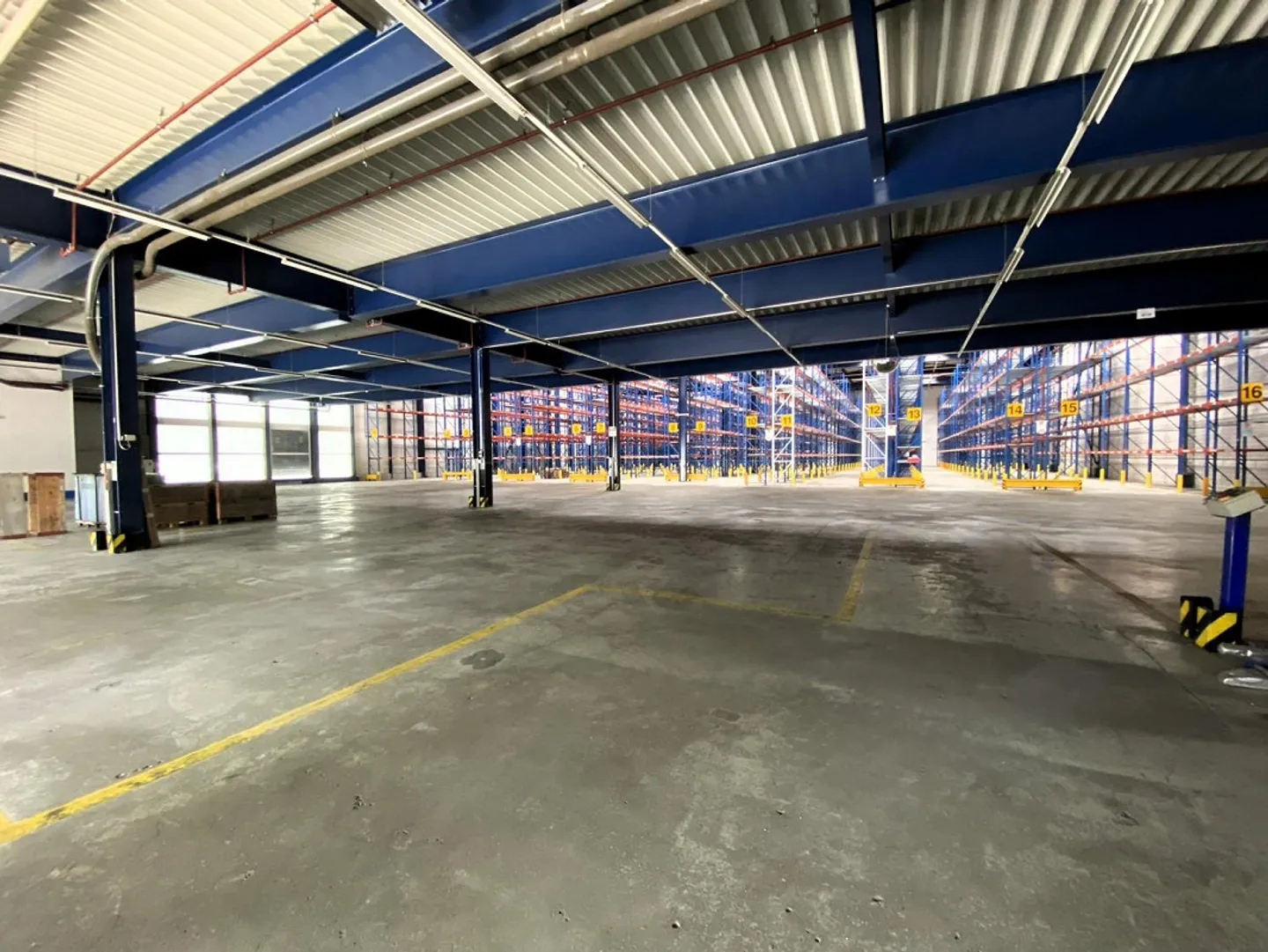Your new logistics location in a prime location - Photo 4 of 13