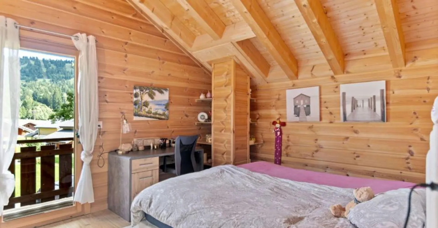 Charming Wooden Chalet Retreat - Photo 10 of 12