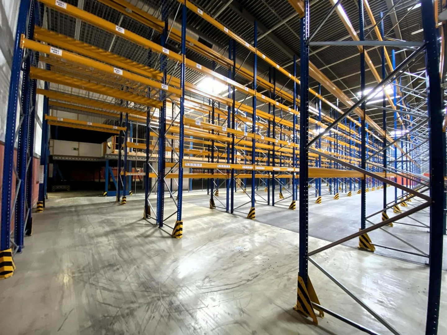Your new logistics location in a prime location - Photo 7 of 13