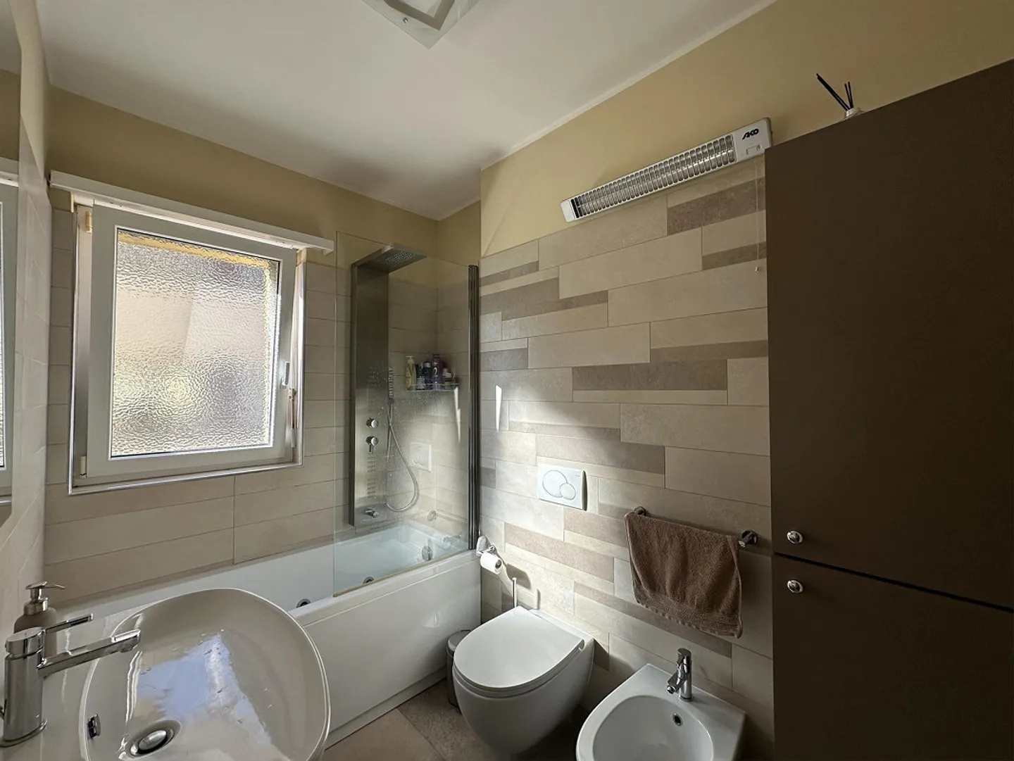 FOR SALE BRIGHT AND PRACTICAL APARTMENT IN CASSARATE - Photo 8 of 9