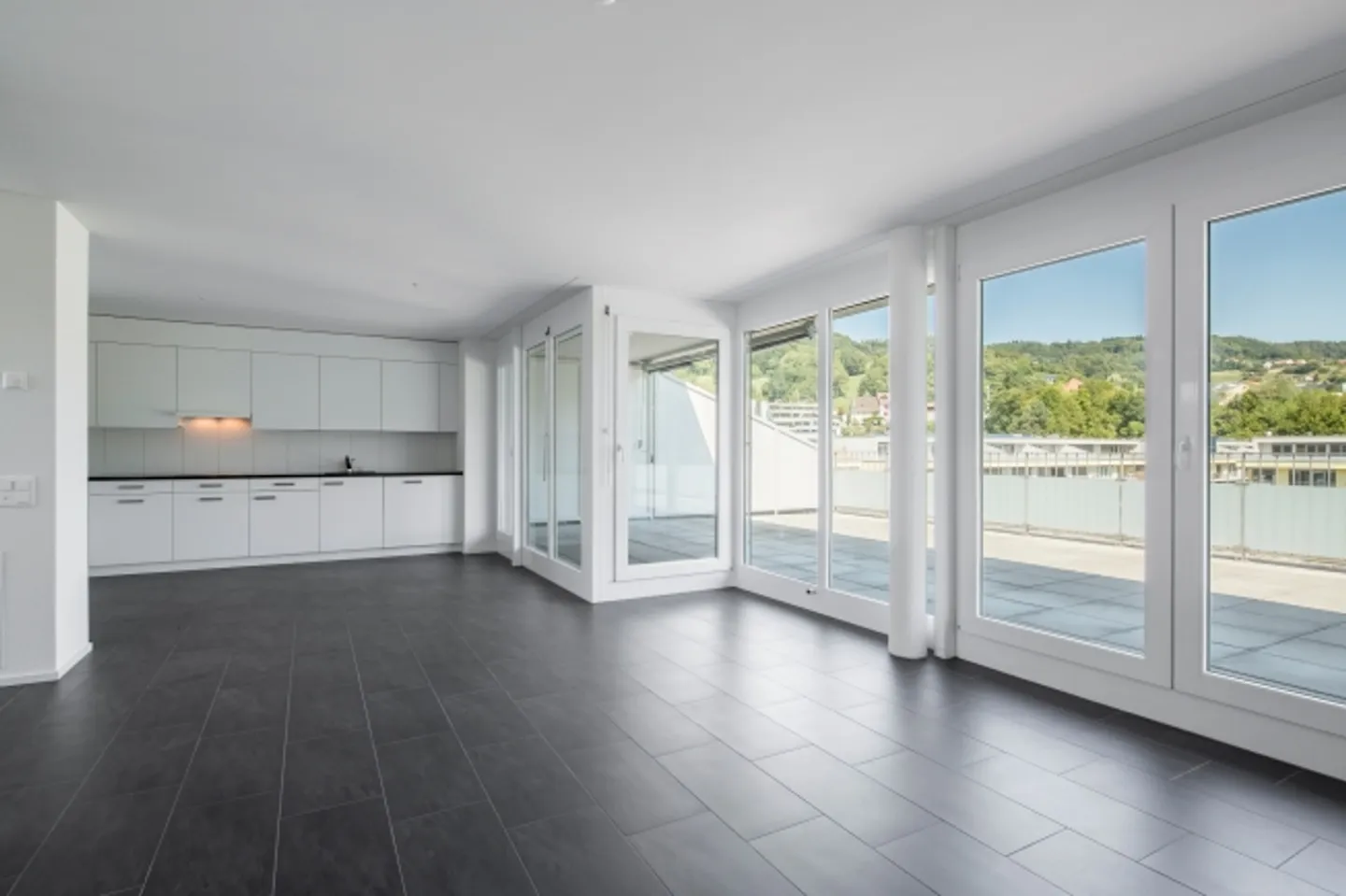 Appartamento luminoso in una zona residenziale tranquilla! - Foto 3 di 6