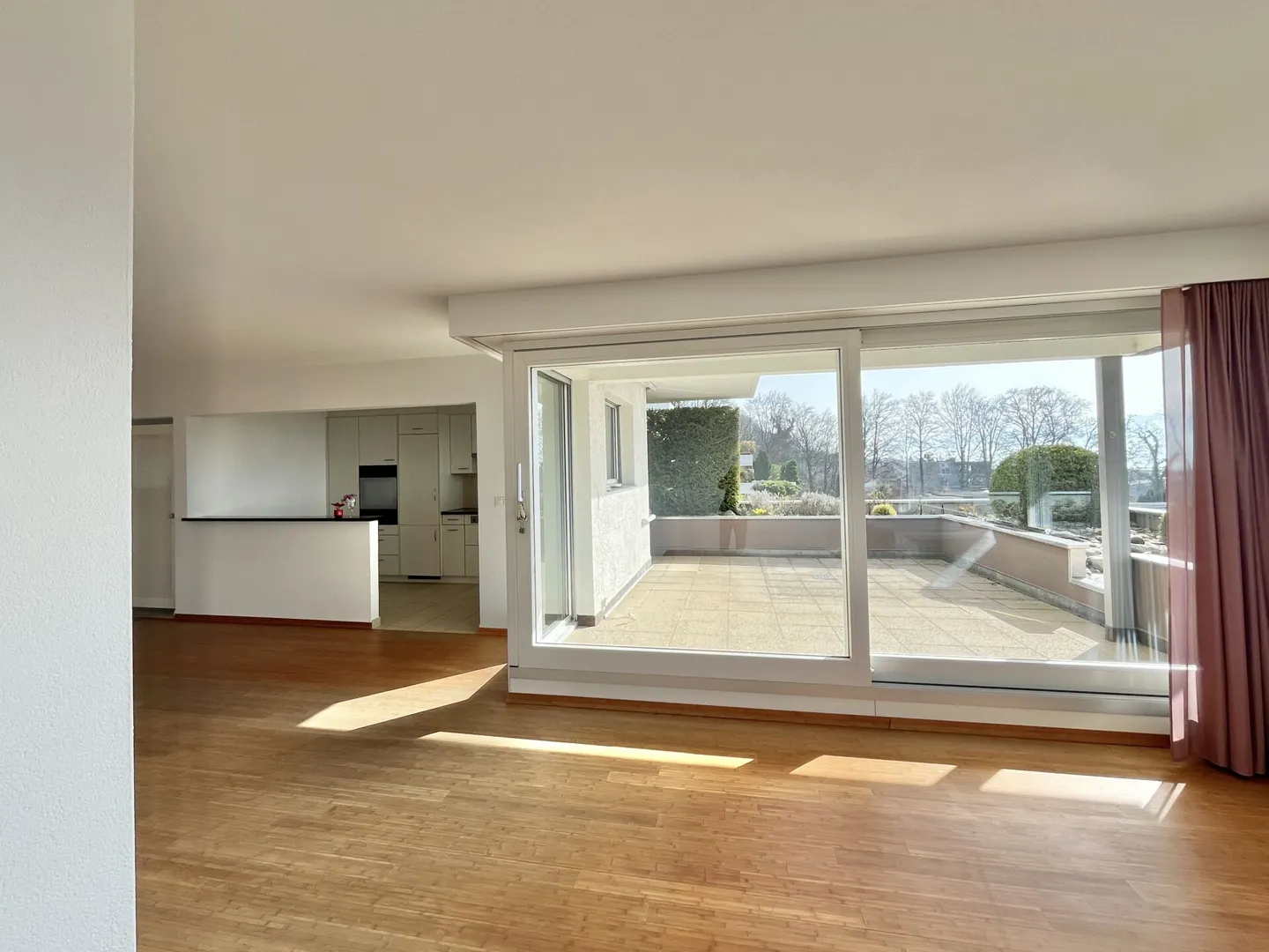 Casa a terrazza di 4,5 stanze con vista lago e vista panoramica a 180 gradi! - Foto 2 di 5