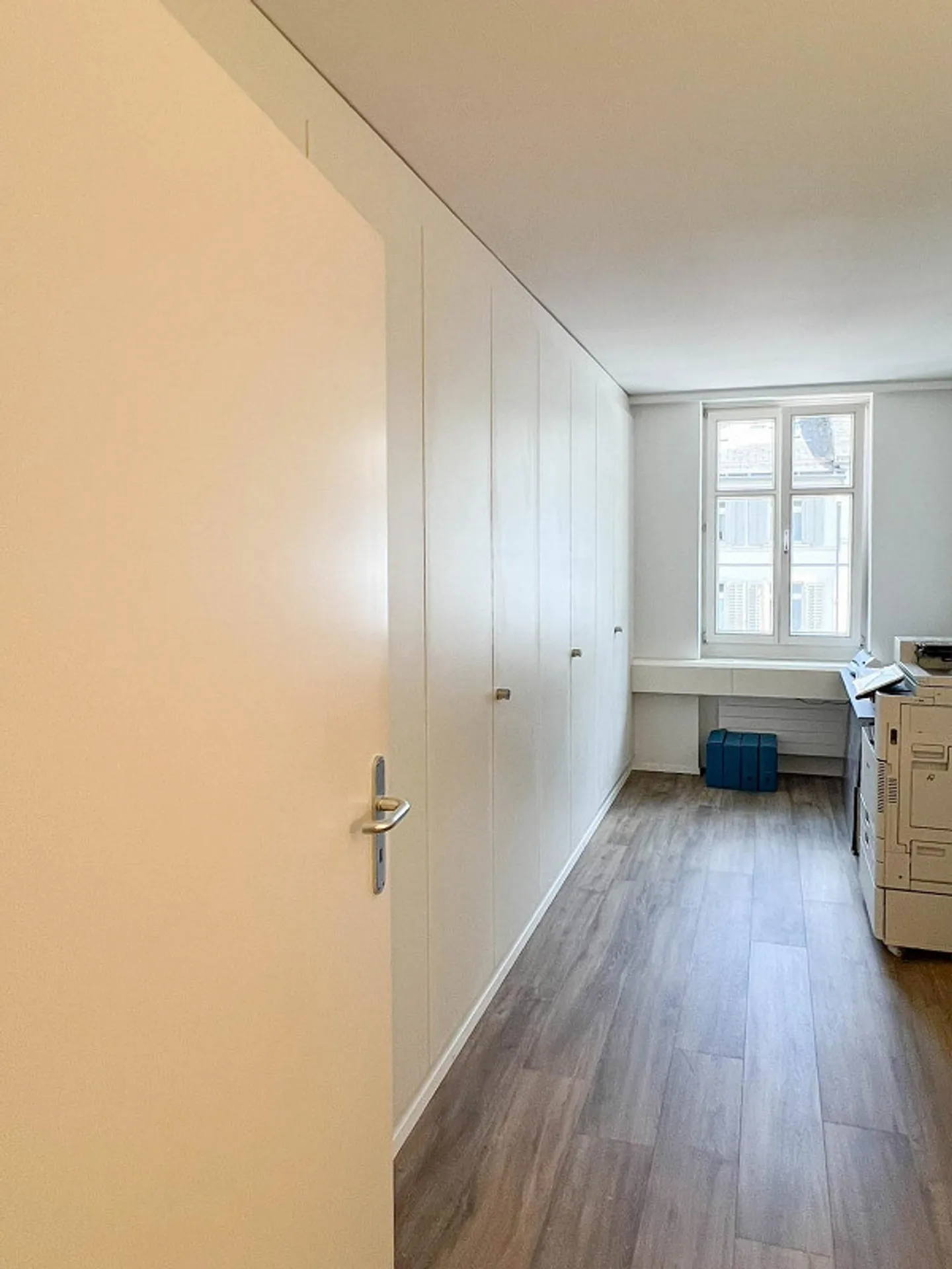 Spazio commerciale rappresentativo nel cuore di Glarus - Foto 5 di 8