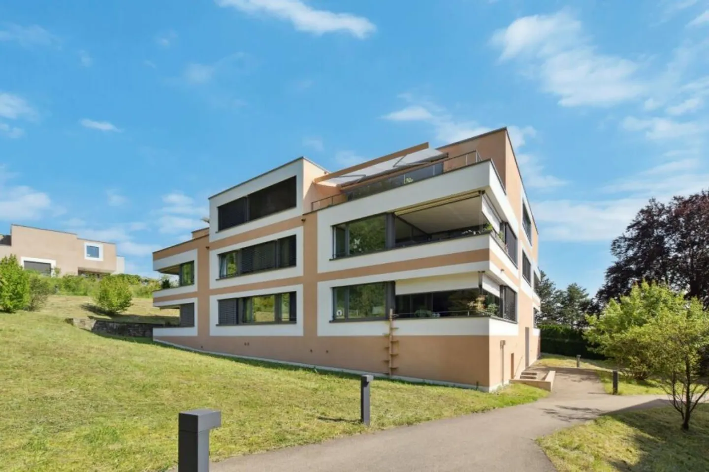 Modern apartment in ownership standard - Photo 1 of 7