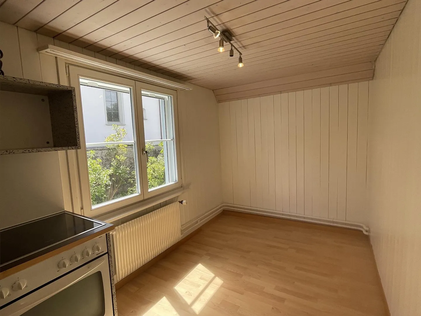 Living by the Rhine - Photo 10 of 14