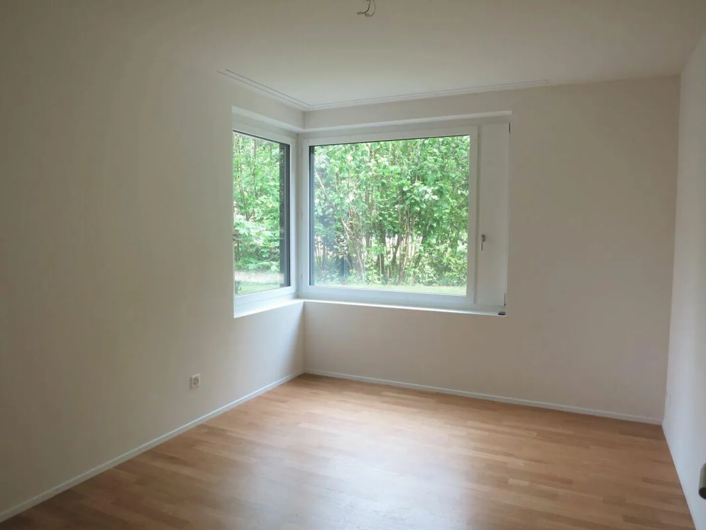 Moderne, lichtdurchflutete 4.5-Zimmer-Garten-Wohnung im beliebten Wohnquartier - Photo 4 of 8