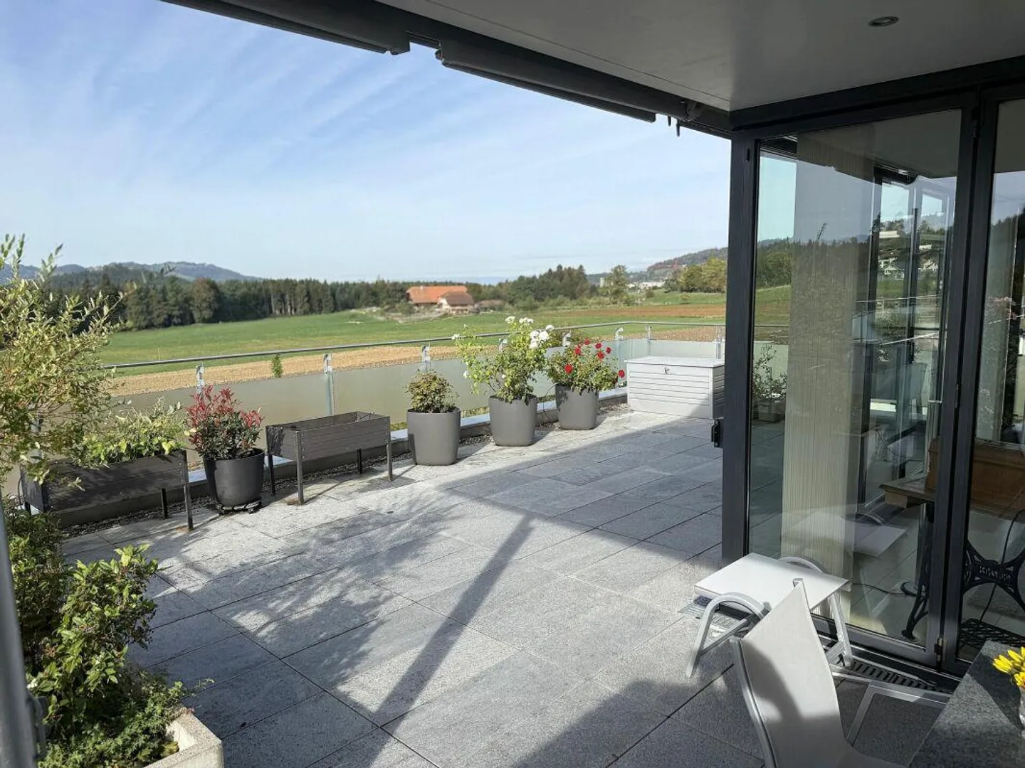 Esclusiva casa a schiera di 5½ locali con vista panoramica - Foto 2 di 17