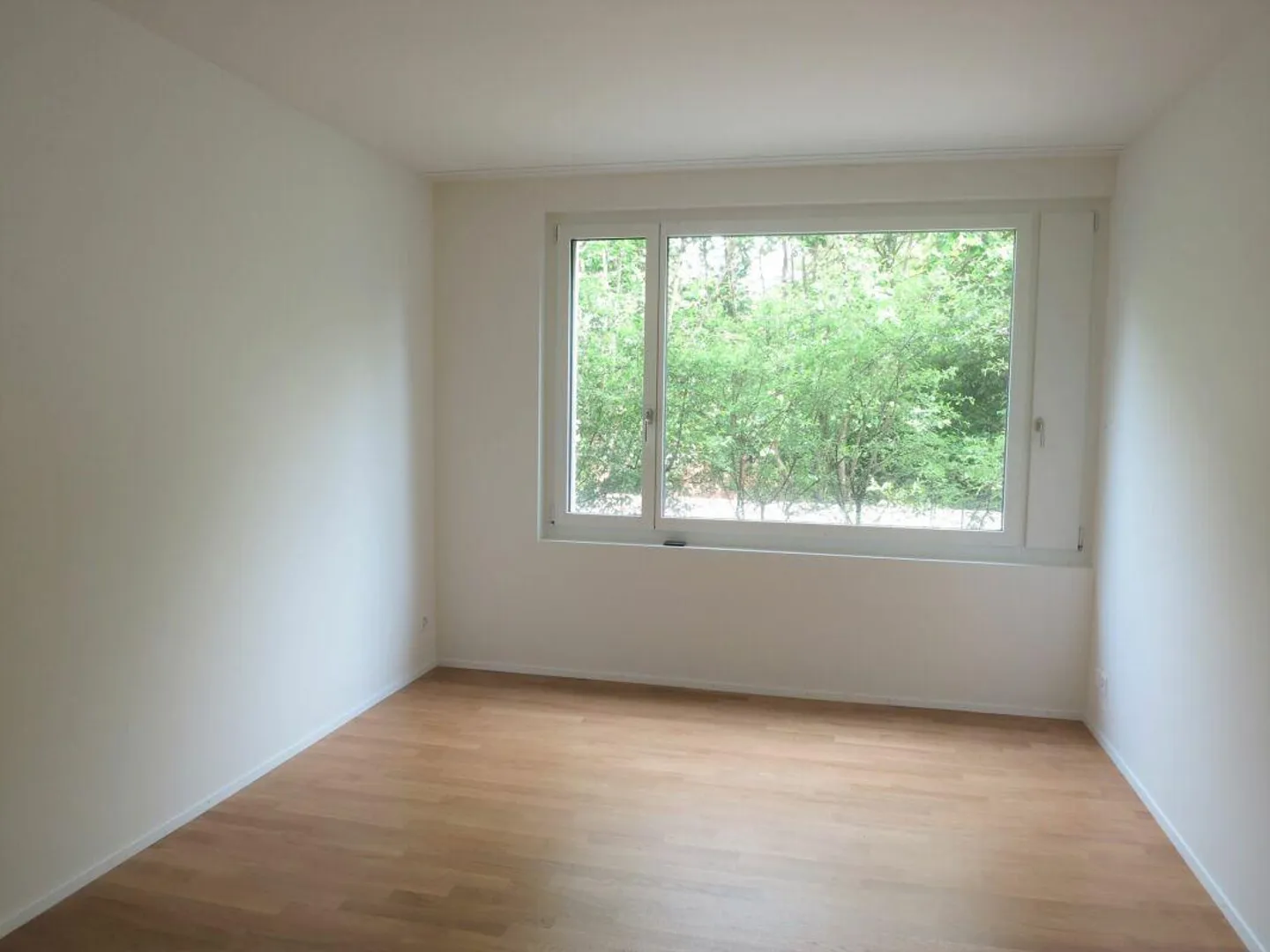 Moderne, lichtdurchflutete 4.5-Zimmer-Garten-Wohnung im beliebten Wohnquartier - Photo 6 of 8