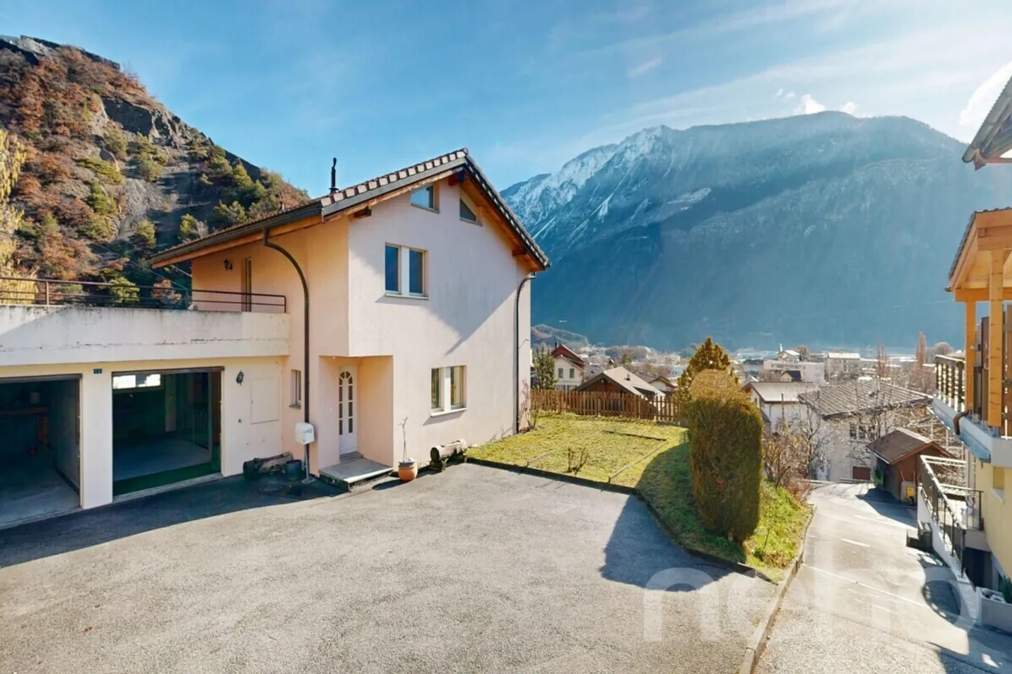 Villa exceptionnelle avec vue montagne - Photo 1 sur 12