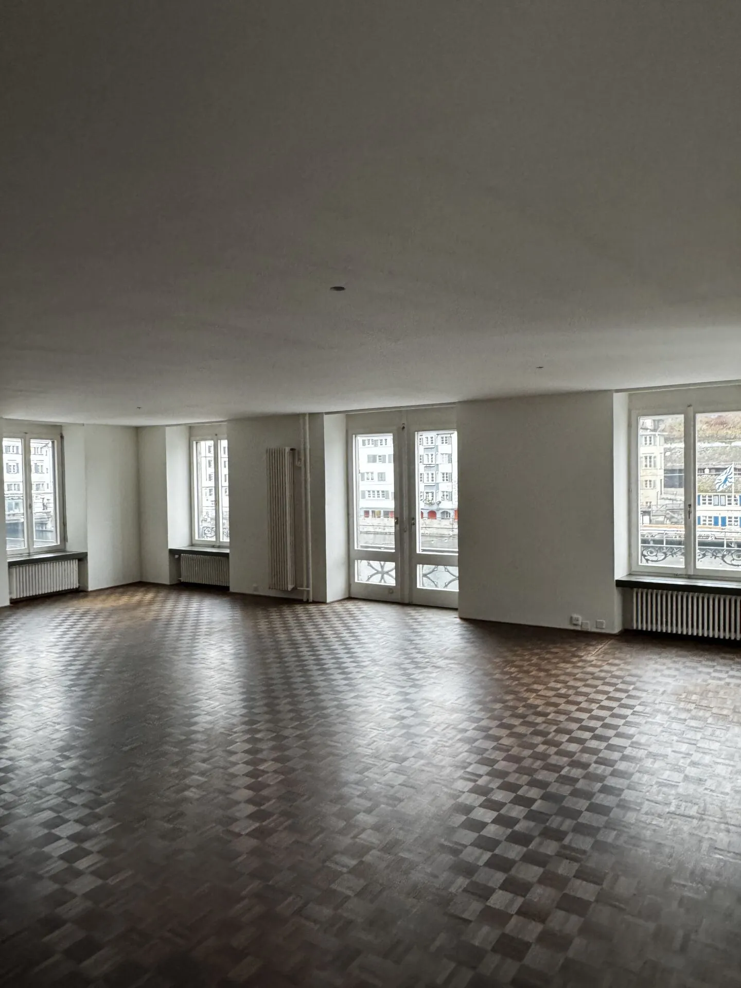 Prestige-Bürofläche am Limmatquai - Arbeiten, wo Zürich pulsiert - Foto 7 von 14