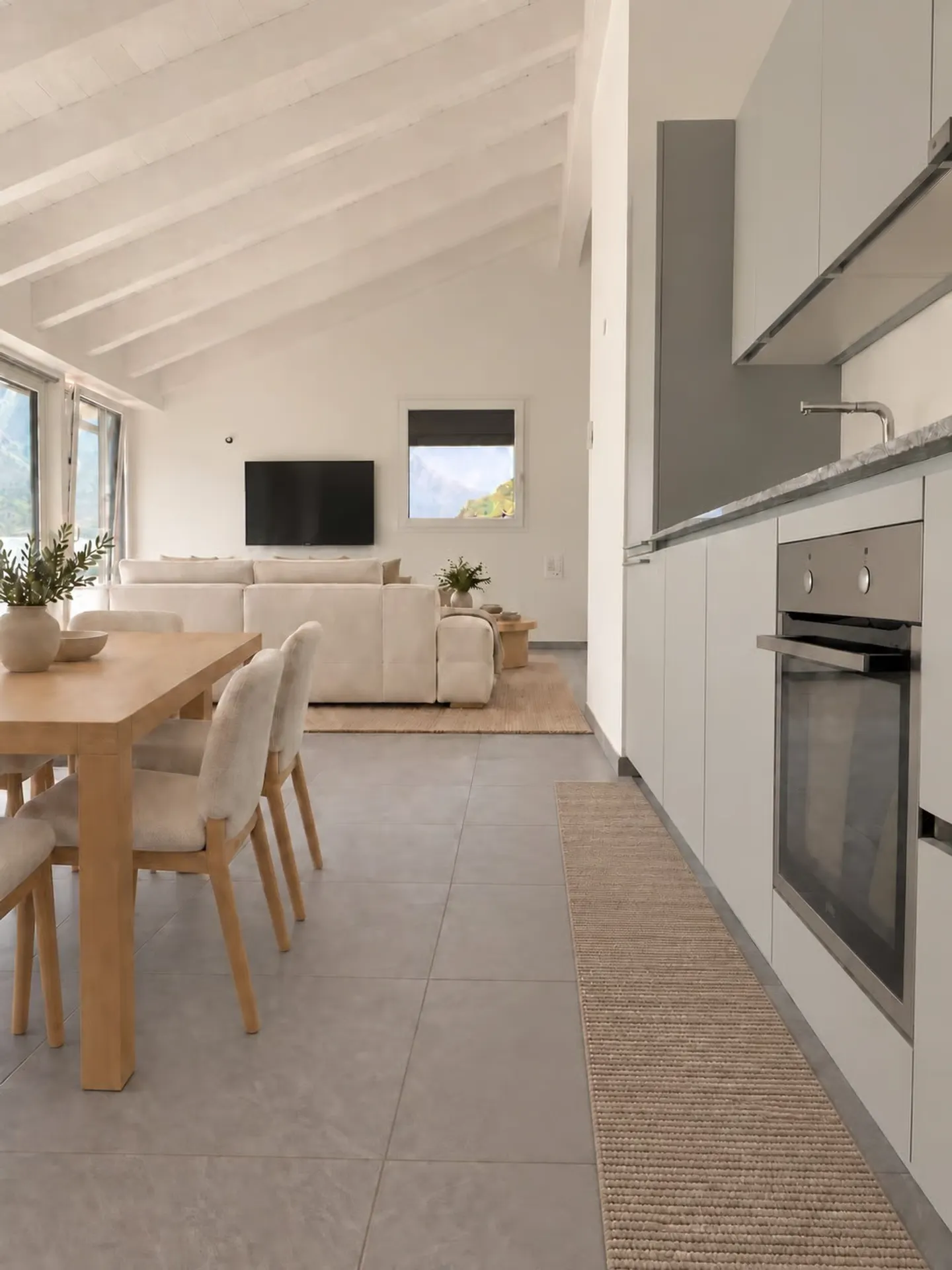 Modernes Dachgeschossapartment mit 4,5 Zimmern in Cama - sofort verfügbar - Foto 4 von 16