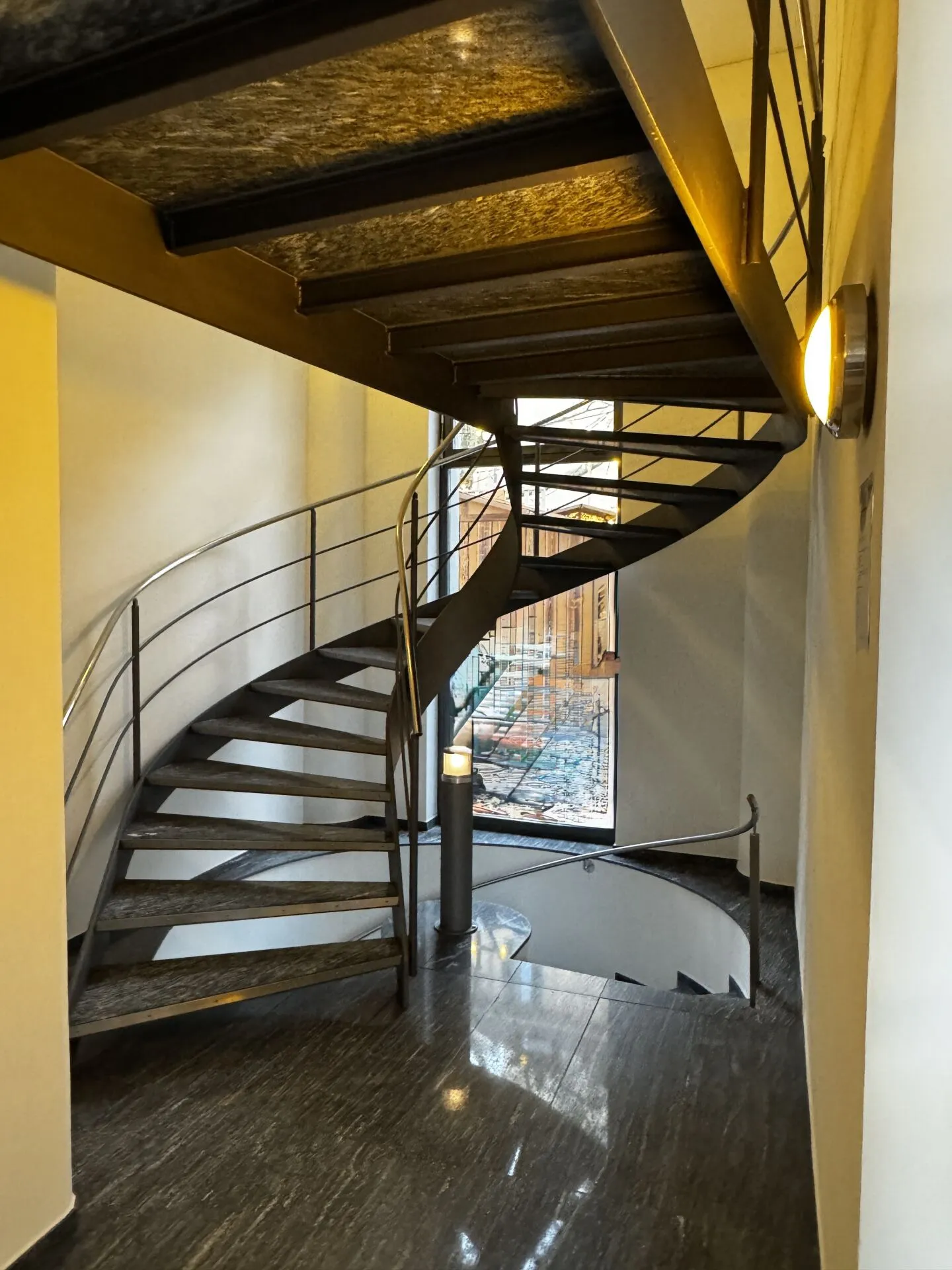 Prestige-Bürofläche am Limmatquai - Arbeiten, wo Zürich pulsiert - Foto 13 von 14