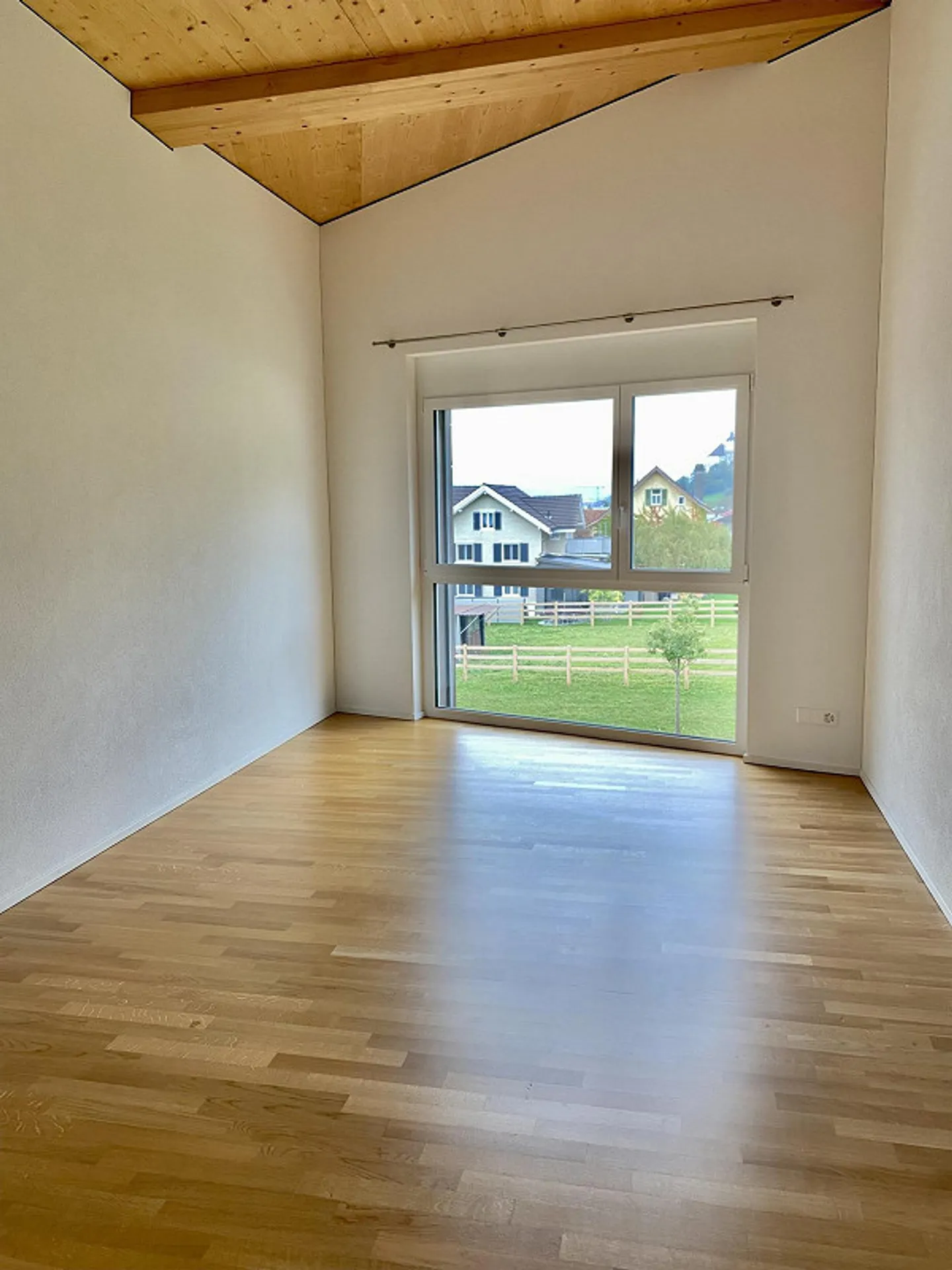 Modern 4.5-room penthouse with beautiful terrace - Photo 6 of 14