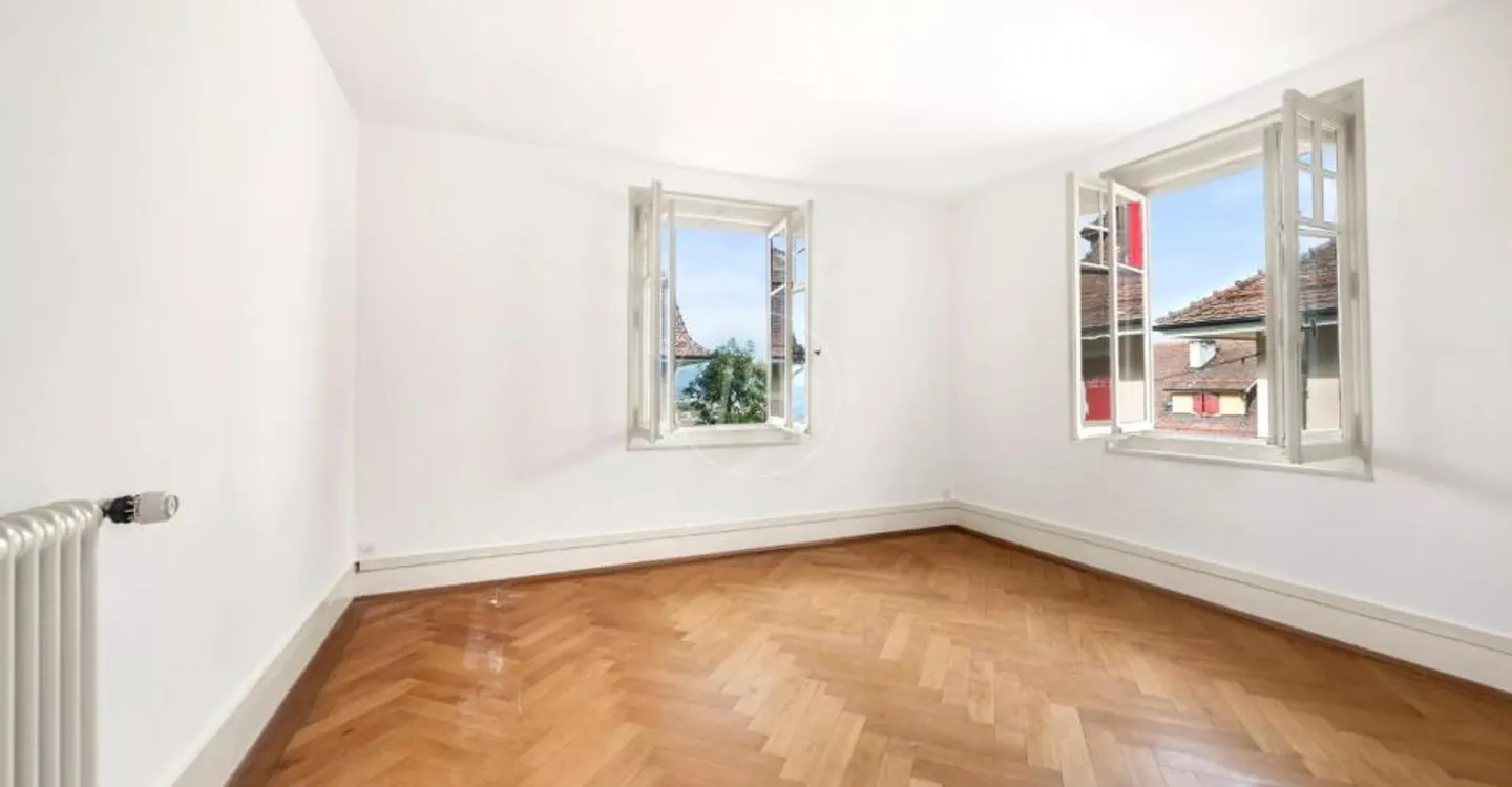 Elegante Villa mit Charakter in Lausanne mit Blick auf den See und Potenzial - Foto 4 von 12