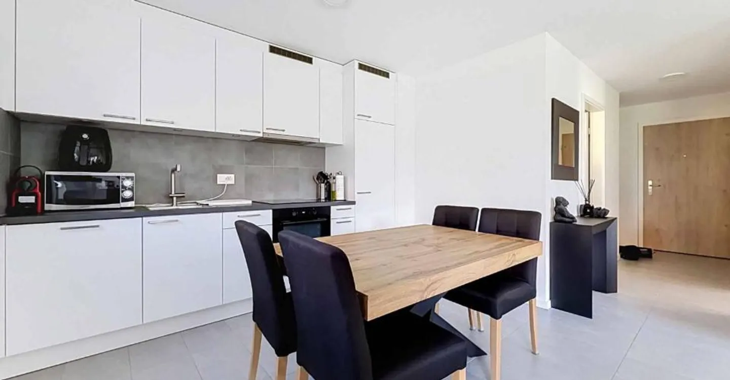 Appartamento con 2 camere da letto con giardino privato e terrazza - Foto 2 di 12