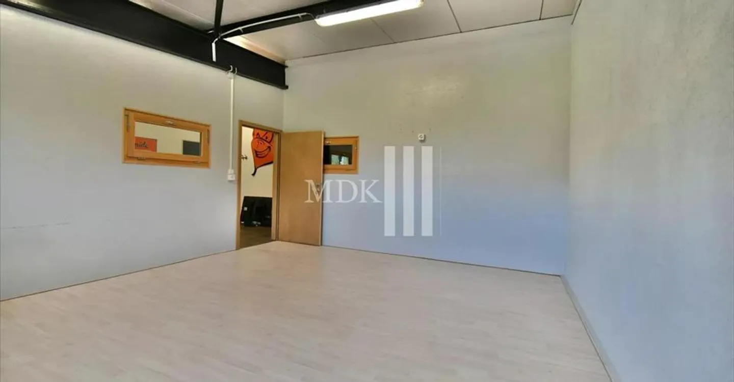 Edificio ad uso misto in affitto - Foto 1 di 5