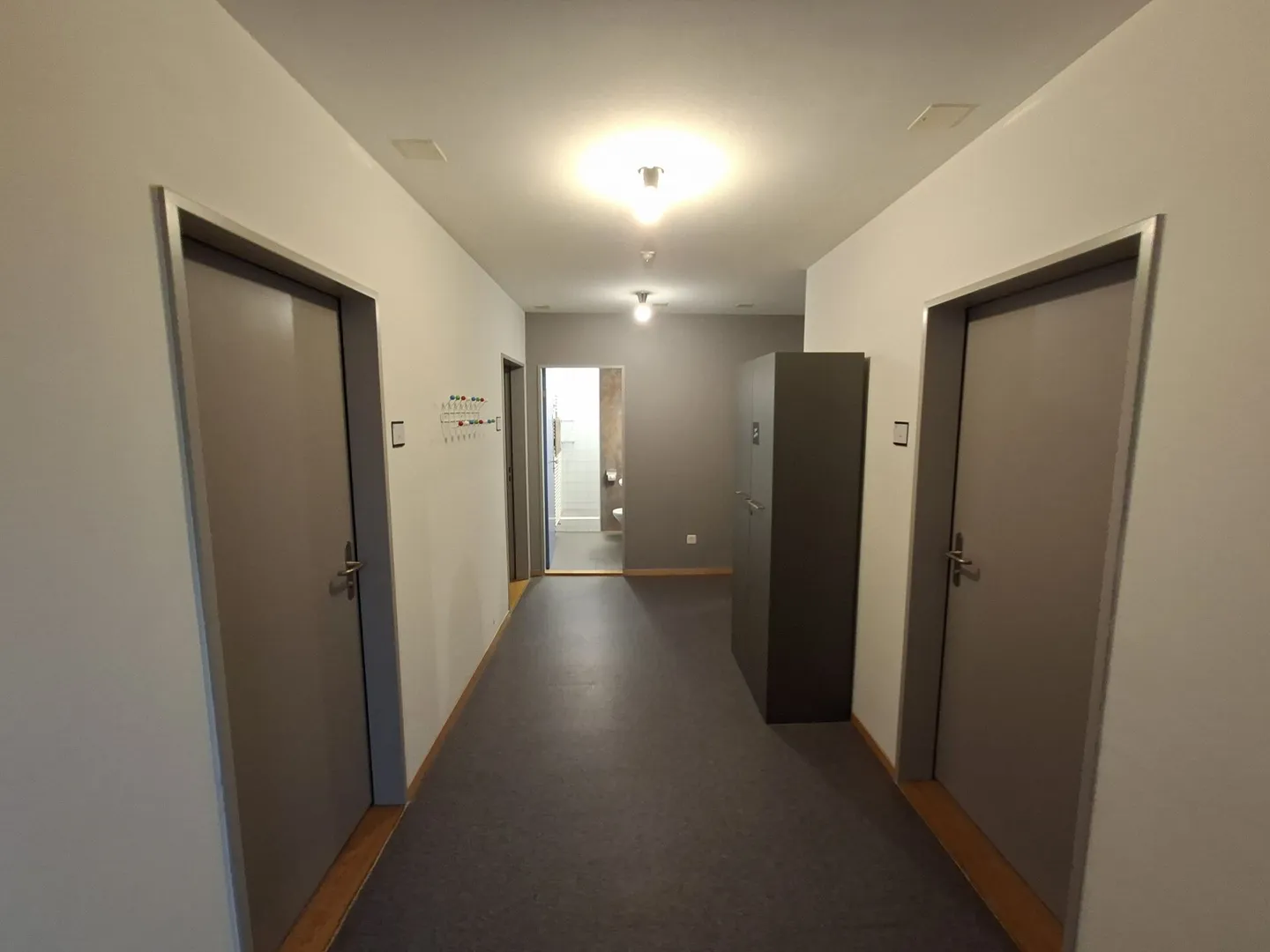 Furnished, bright shared room - central, modern and all-inclusive, 3rd floor room no. 2 - Photo 7 of 7