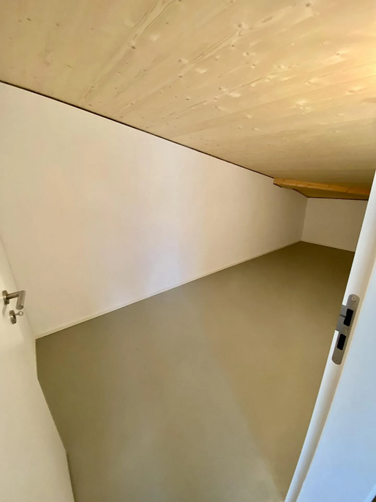 Modern 4.5-room penthouse with beautiful terrace - Photo 9 of 14
