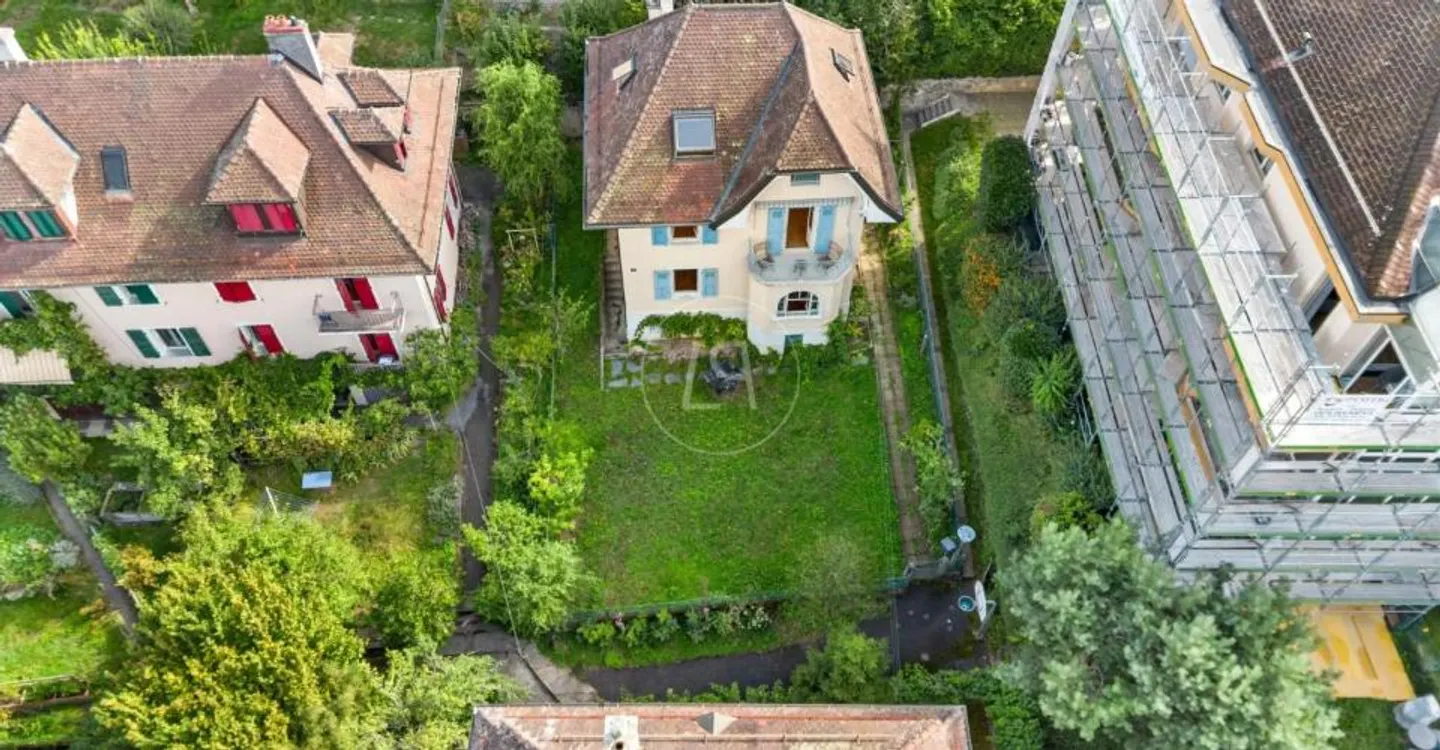Elegante Villa mit Charakter in Lausanne mit Blick auf den See und Potenzial - Foto 12 von 12