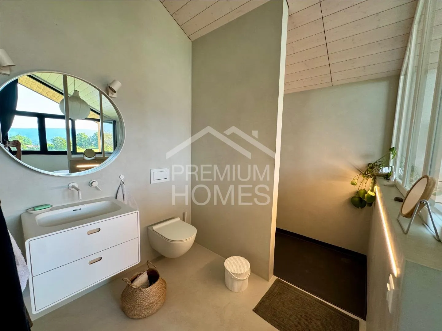 Casa pronta da vivere, tutto comfort, con auto - Foto 7 di 9