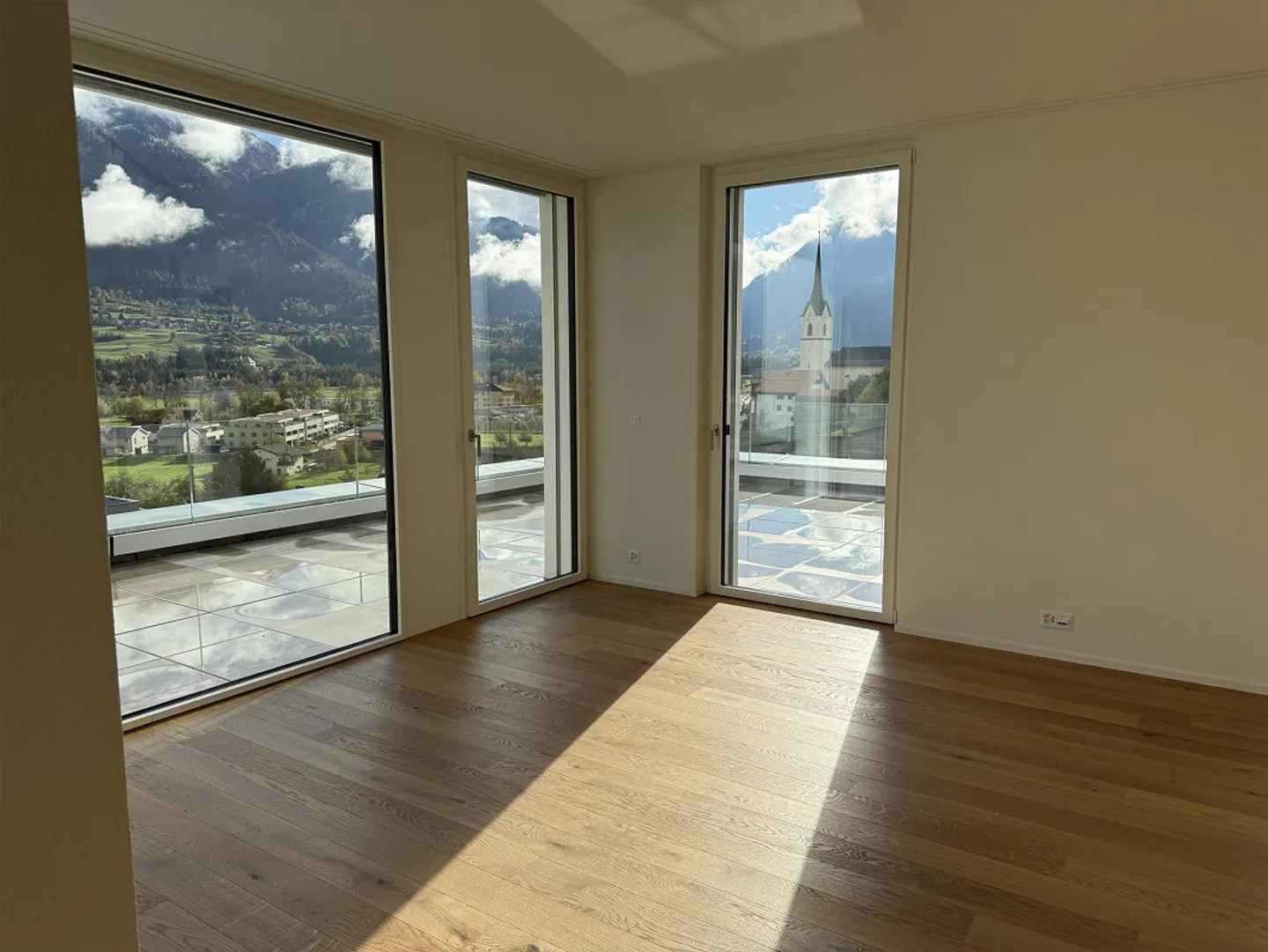 NEW BUILD: 3.5-Room Apartment in Cazis - Photo 1 of 5