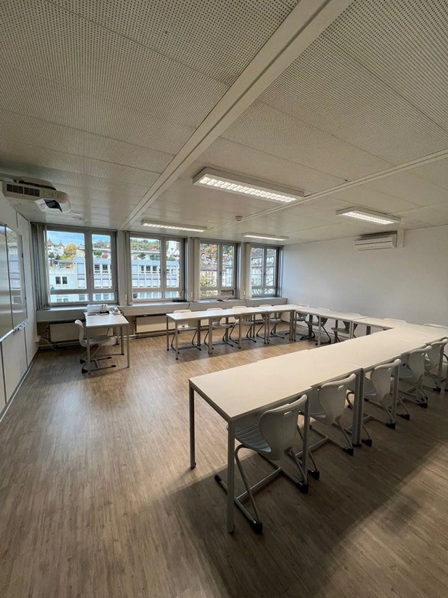 Bureau et espace commercial au cœur de Thun - Photo 8 sur 9