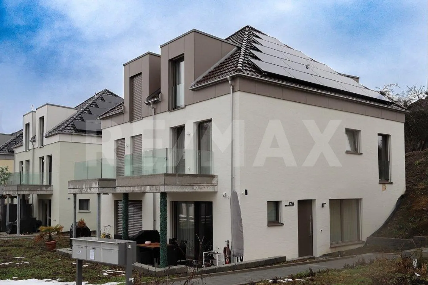 Modernes Doppelhaus in Ruhiger Lage - Foto 1 von 13