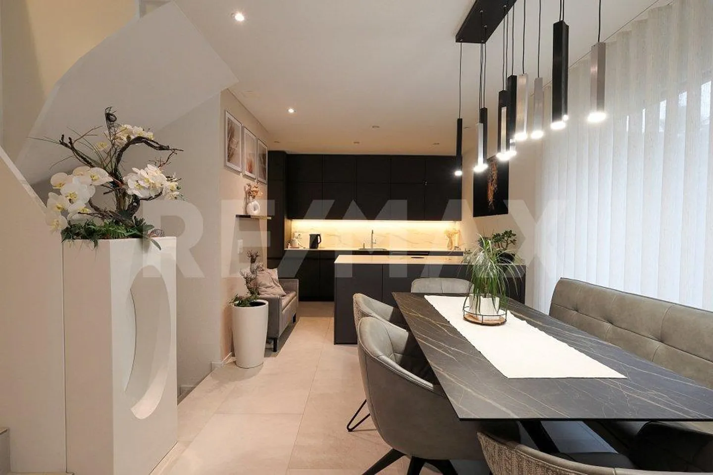 Modernes Doppelhaus in Ruhiger Lage - Foto 4 von 13