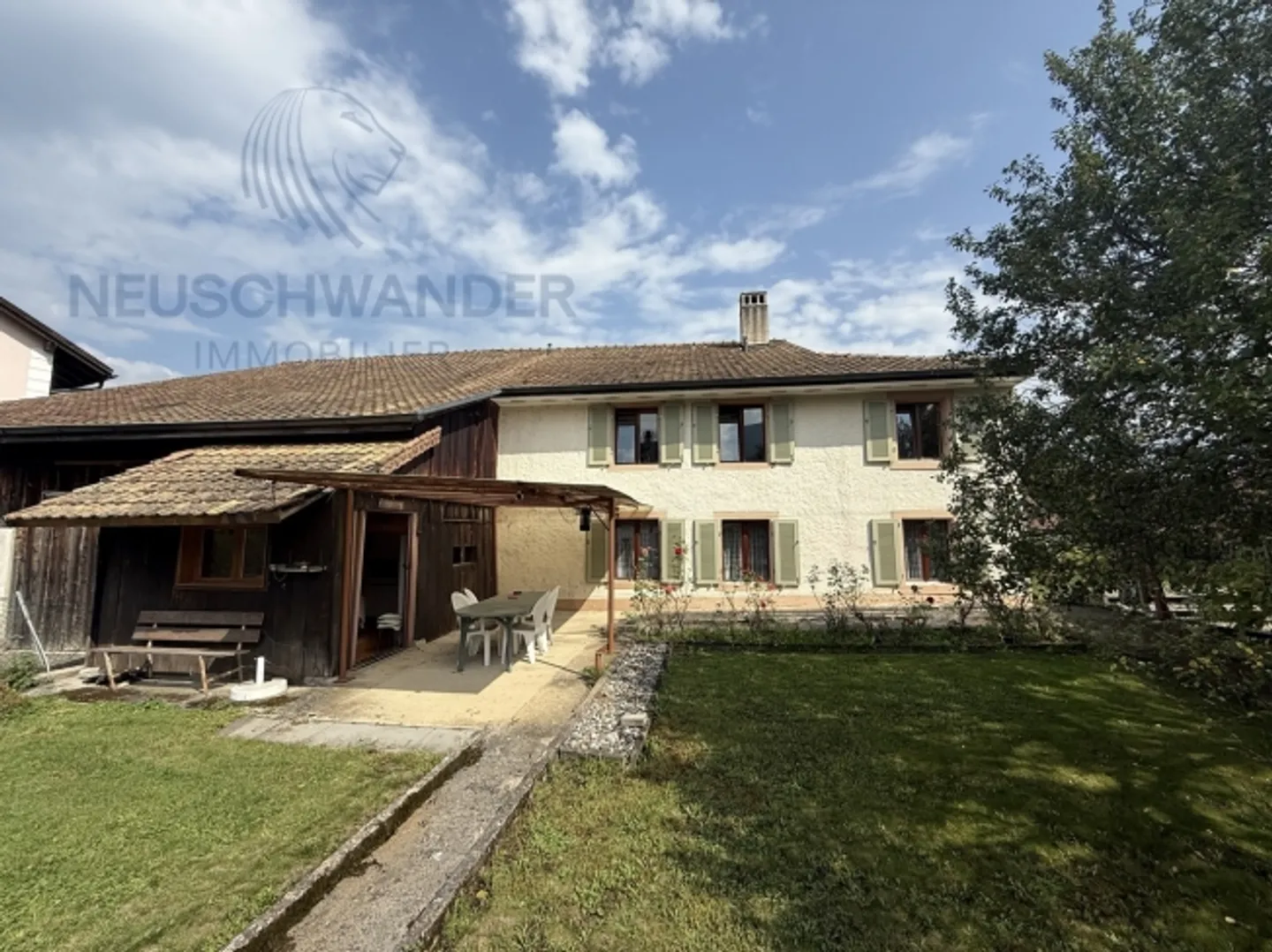 Alto potenziale per questa casa idealmente situata con 2 appartamenti - Foto 4 di 20