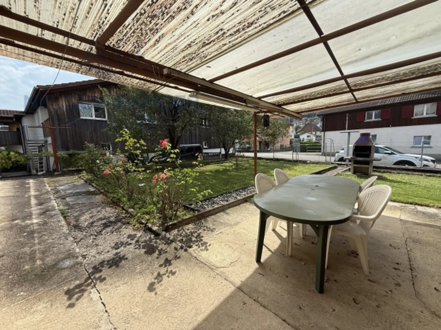 Alto potenziale per questa casa idealmente situata con 2 appartamenti - Foto 5 di 20