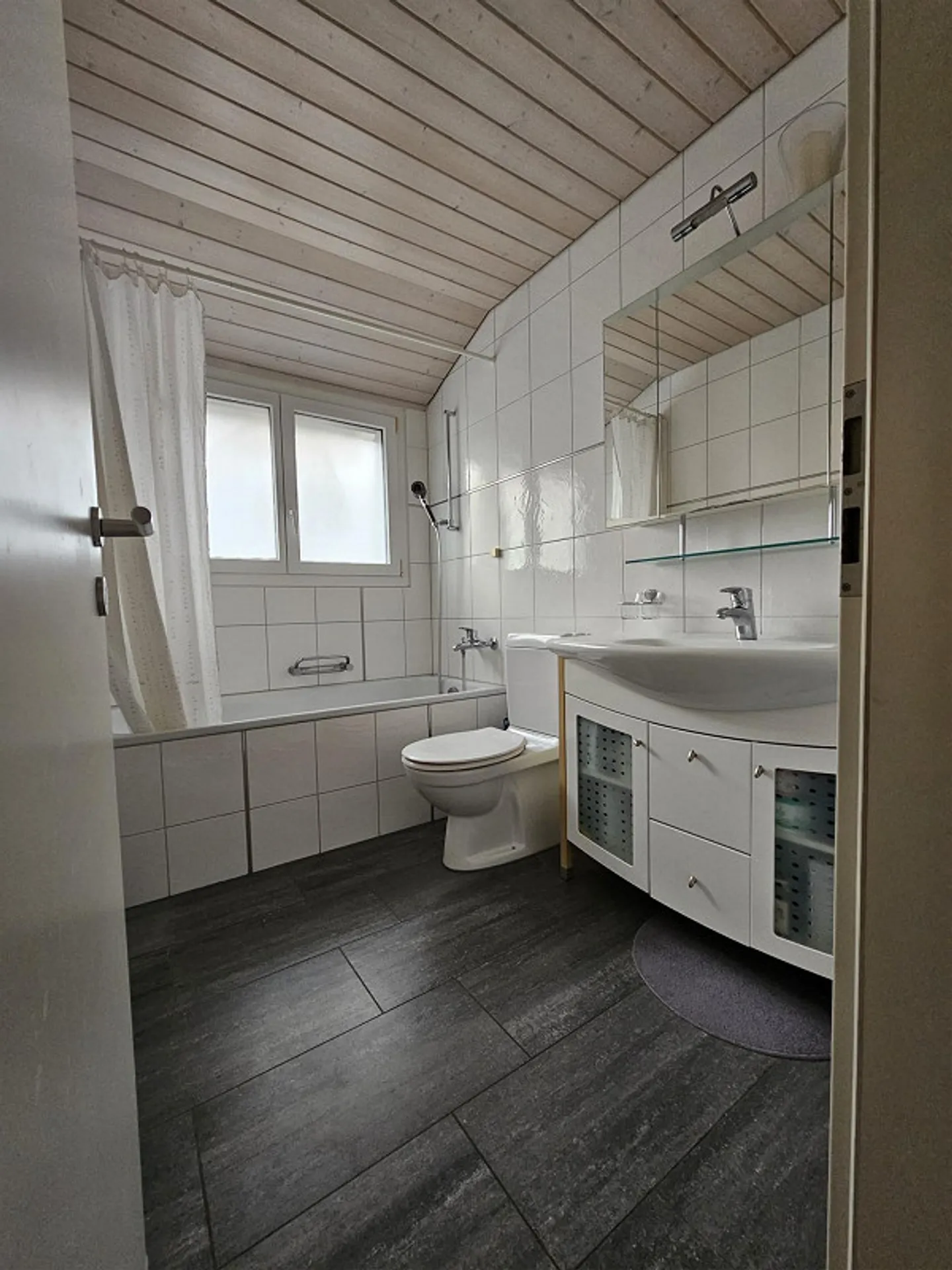 Charmante Dachwohnung in Grenchen - Foto 3 von 4