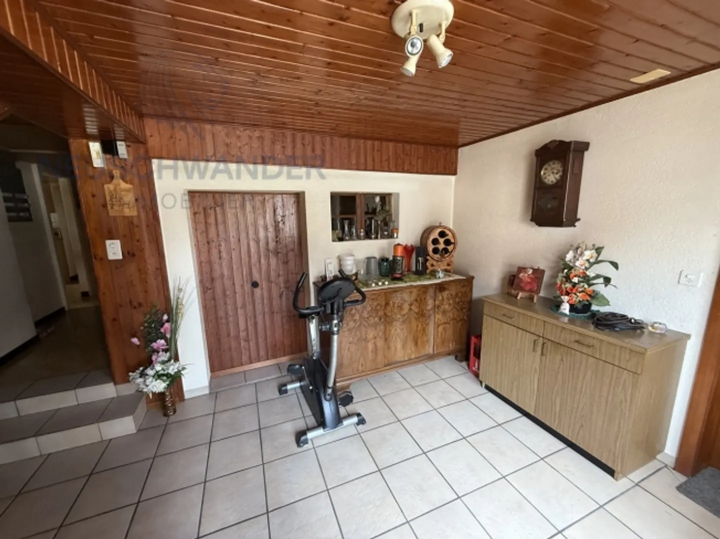 Alto potenziale per questa casa idealmente situata con 2 appartamenti - Foto 13 di 20