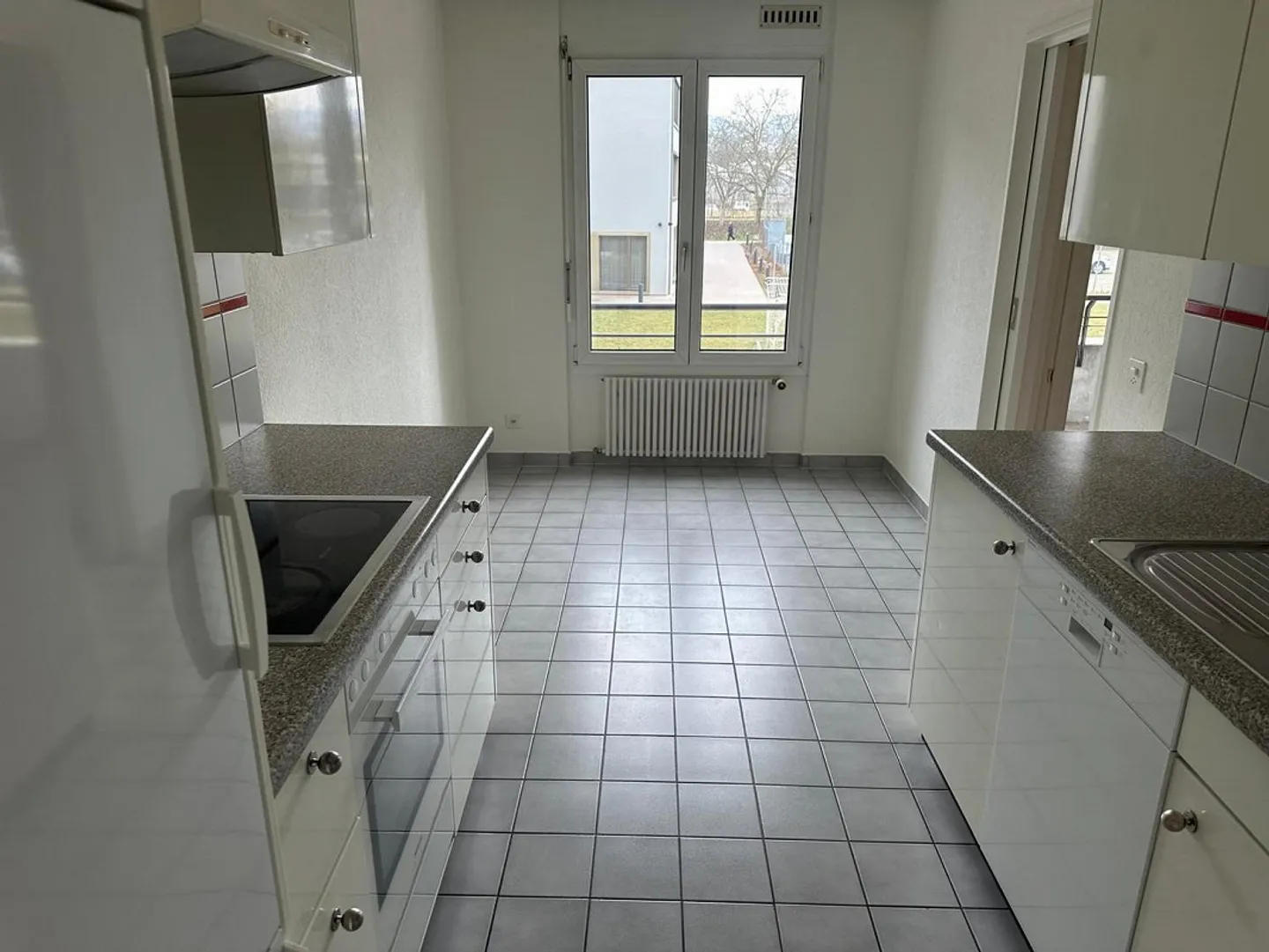 Helle Wohnung, ideale Lage - Foto 3 von 3