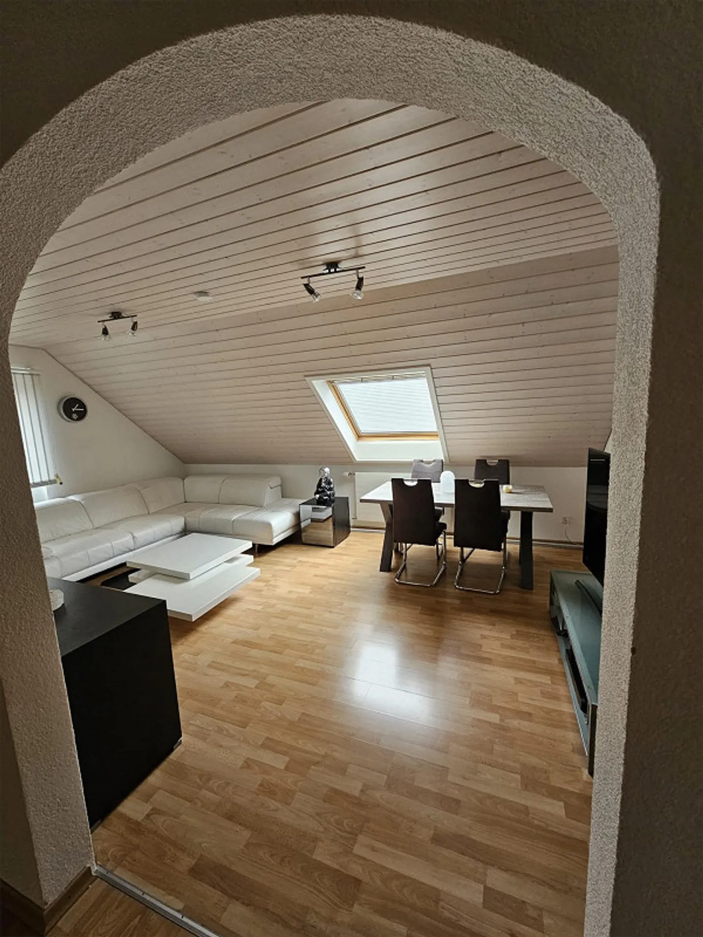 Charmante Dachwohnung in Grenchen - Foto 1 von 4