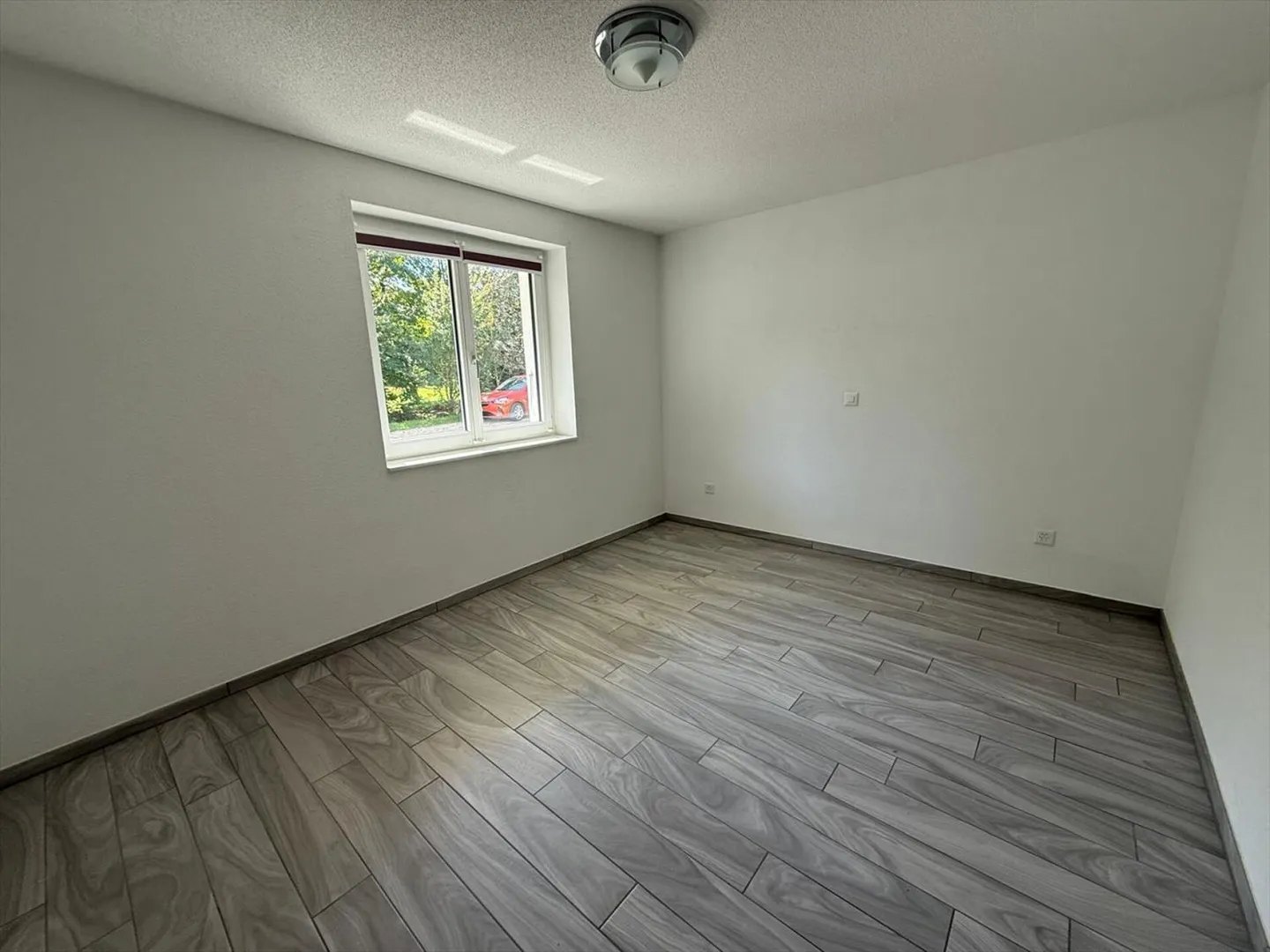 Tavannes, magnifique appartement de 3.5 pièces au rez-de-chaussée avec terrasse - Photo 3 sur 7