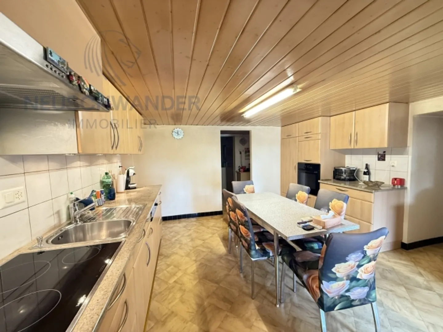 Alto potenziale per questa casa idealmente situata con 2 appartamenti - Foto 17 di 20