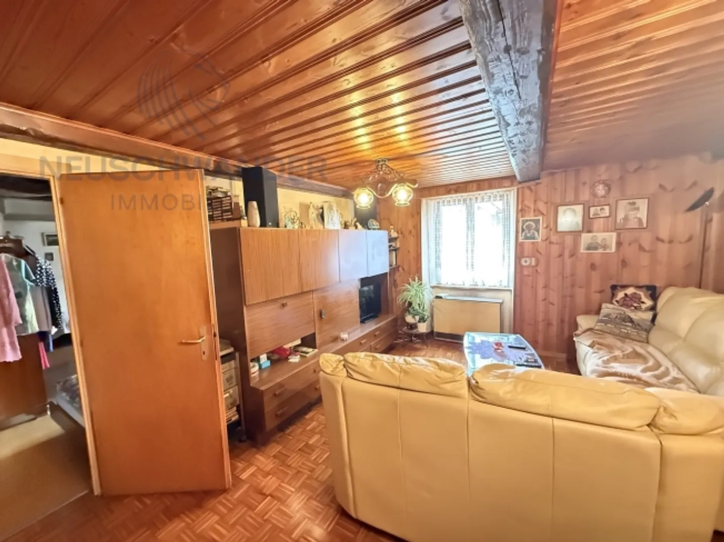 Alto potenziale per questa casa idealmente situata con 2 appartamenti - Foto 18 di 20